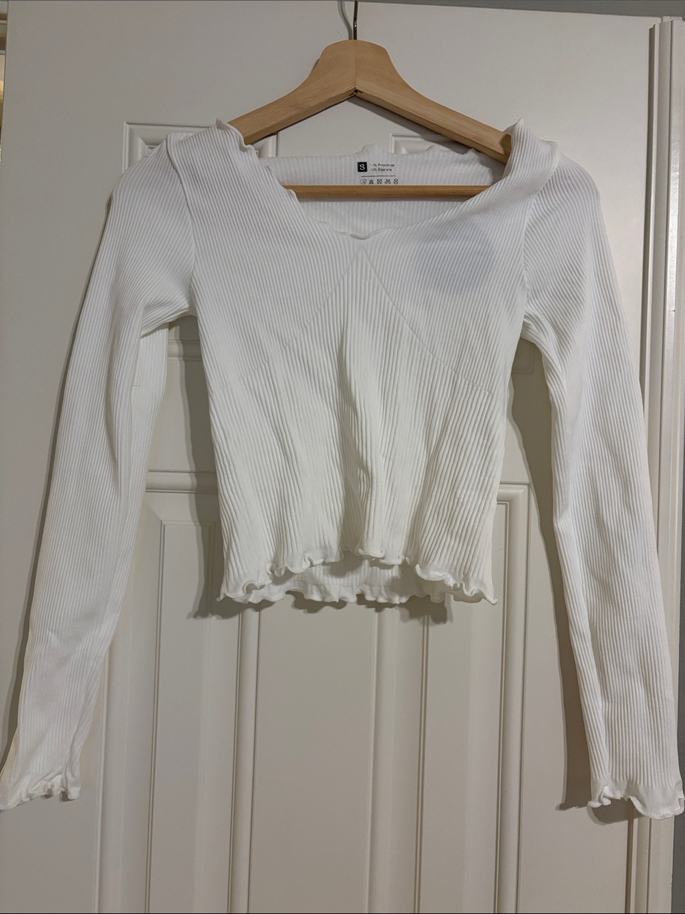 Ribbed White Lettuce-Edge Long Sleeve Top